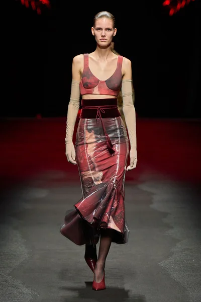 Look 4